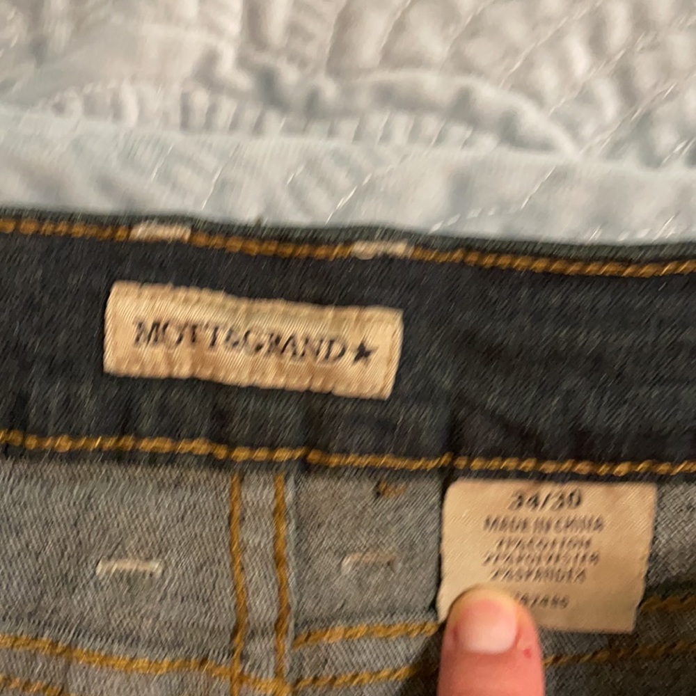 Jeans - Picture 2 of 9